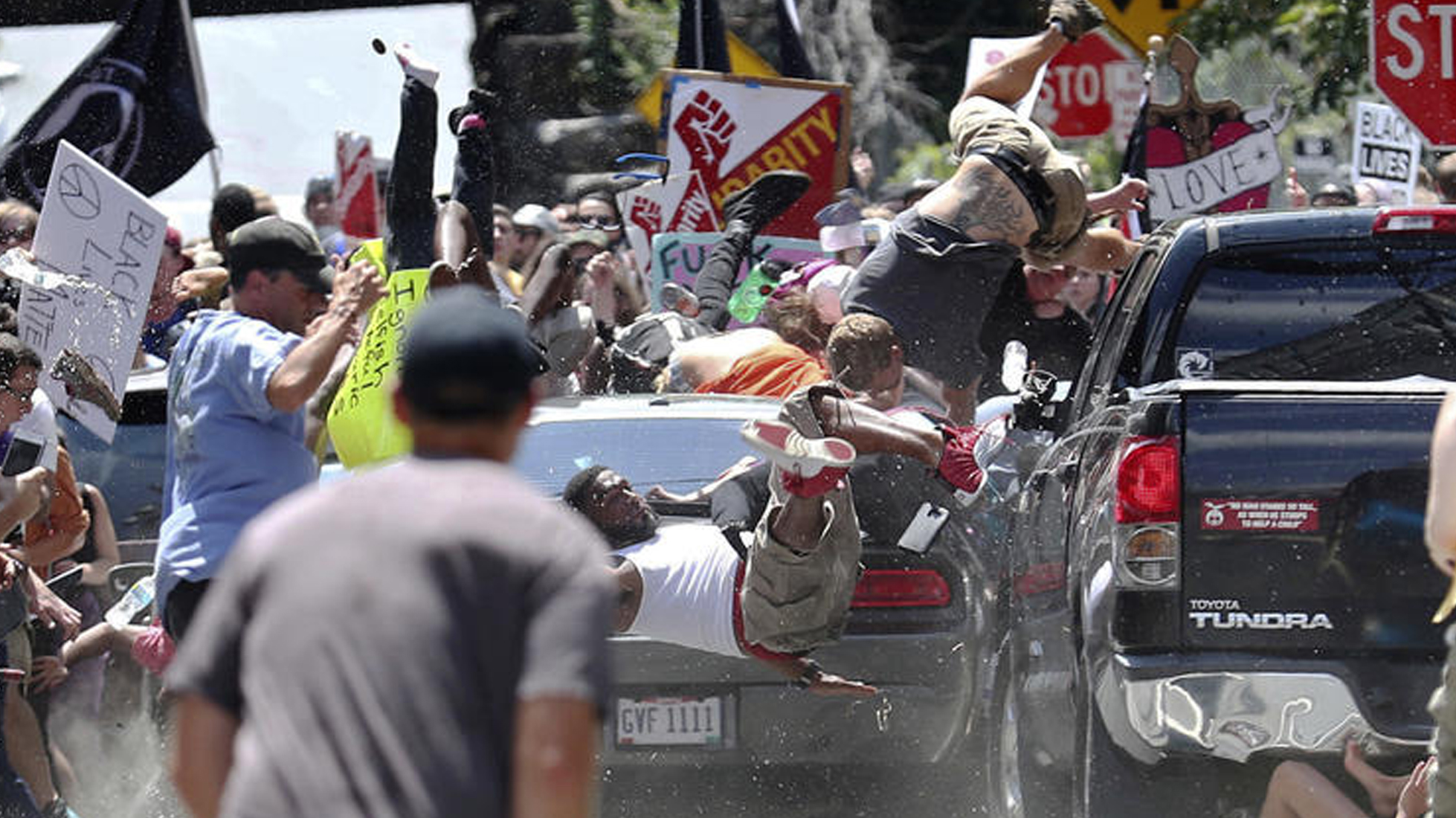 ಚಾರ್ಲೊಟ್ಸ್‌ವಿಲ್ಲೆ ನಗರದಲ್ಲಿ ಜನಾಂಗೀಯ ಹಿಂಸಾಚಾರ: 3 ಬಲಿ
